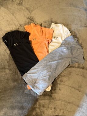 Under Armour Vneck shirts